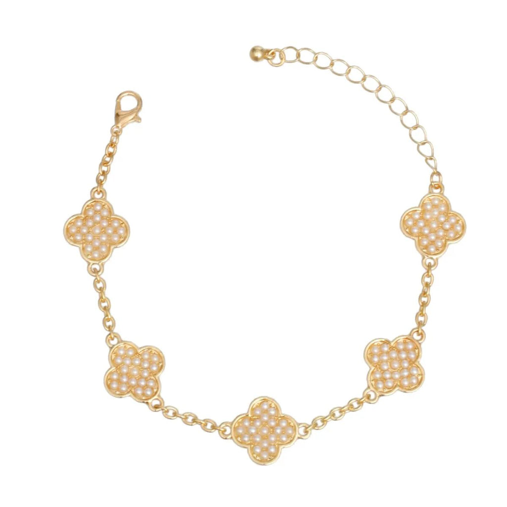 Timeless Grace: Pearl-Adorned Quatrefoil Chain Bracelet in Gold