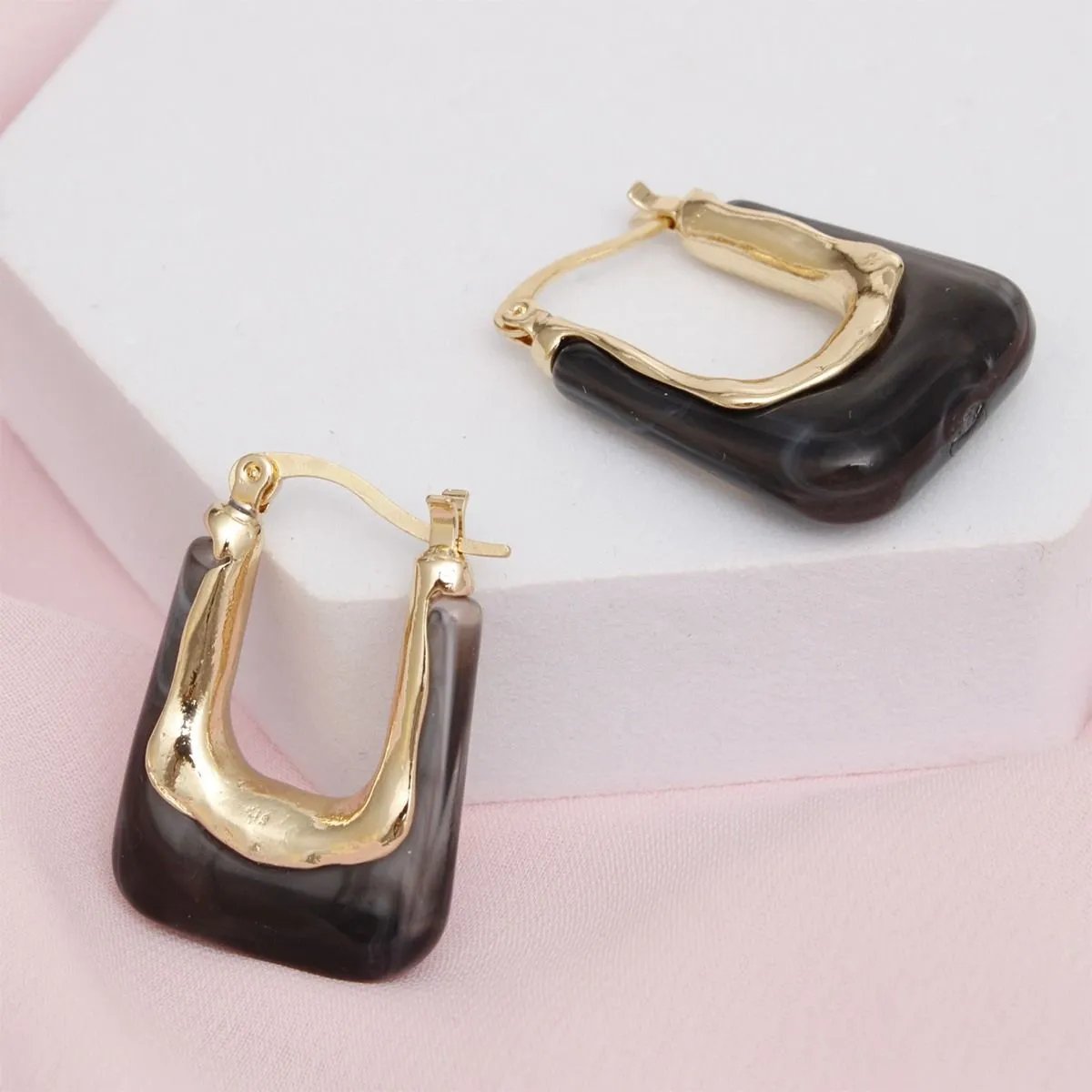 Women's 70's Glam U-Shaped Melted Gold & Marbled Tortoiseshell Acetate Hoop Earrings – Latch Hook, Lead & Cadmium Compliant