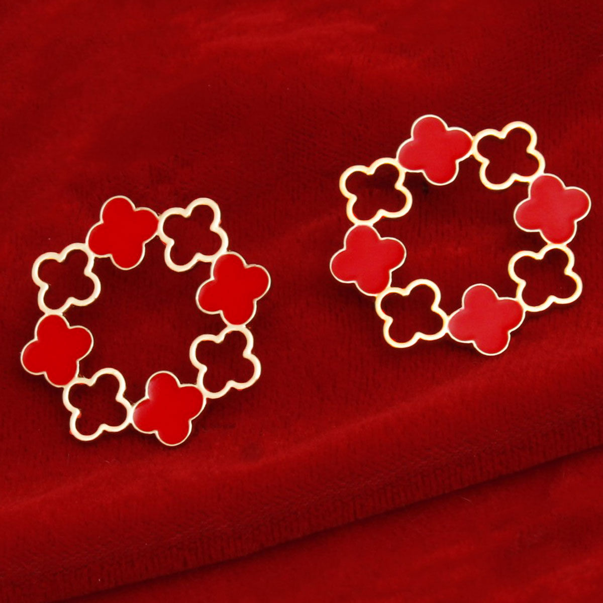 Elegant Gold Tone Clover Wreath Stud Earrings with Red Epoxy Detailing - Modern Geometric Statement Piece for Women Pinktown