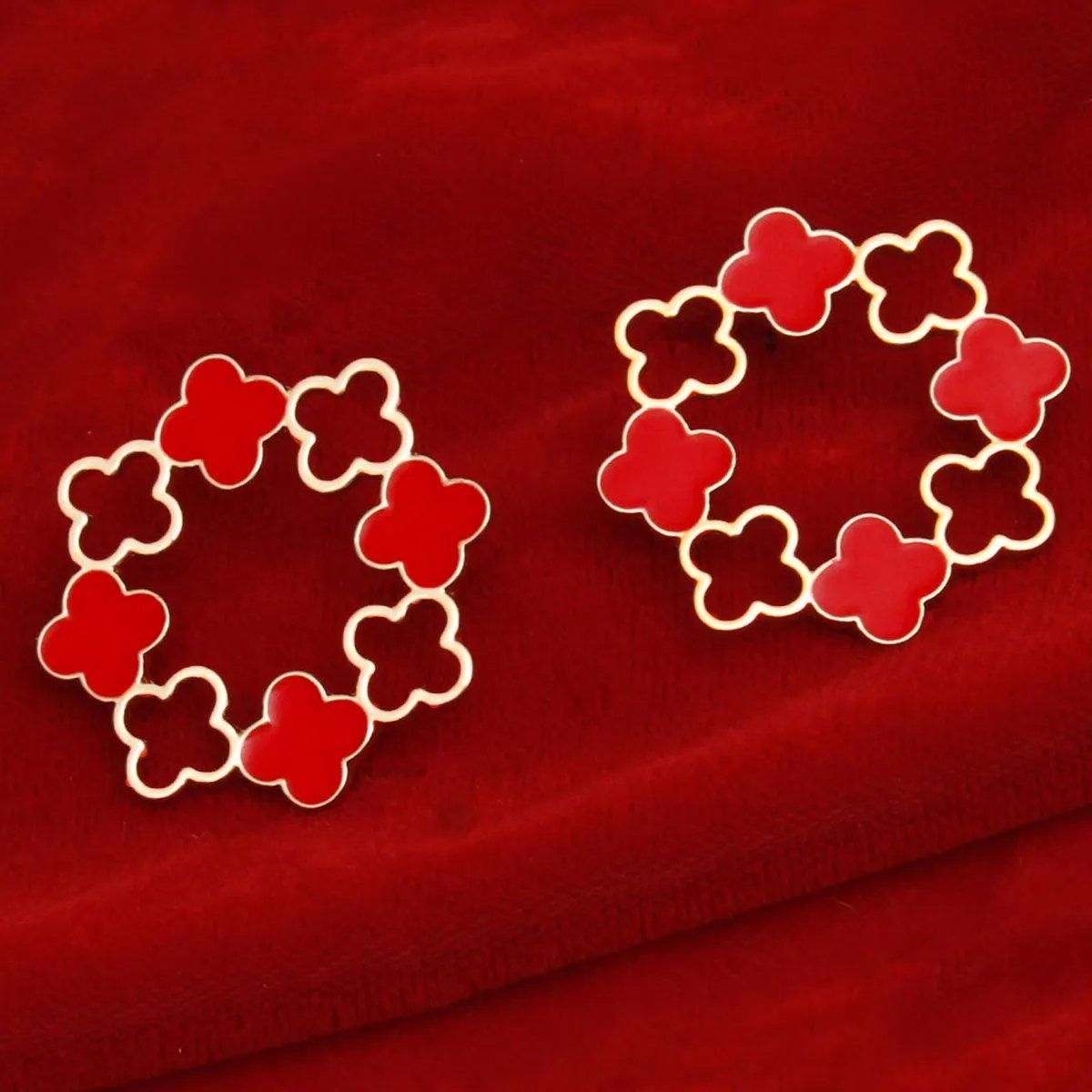 Elegant Gold Tone Clover Wreath Stud Earrings with Red Epoxy Detailing - Modern Geometric Statement Piece for Women