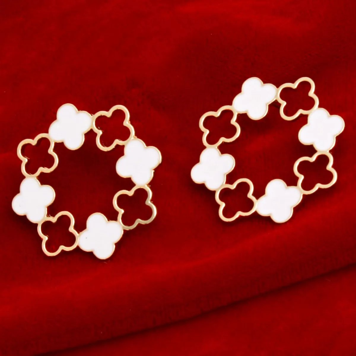 Elegant Gold Tone Clover Wreath Stud Earrings with White Epoxy Detailing - Modern Geometric Statement Piece for Women