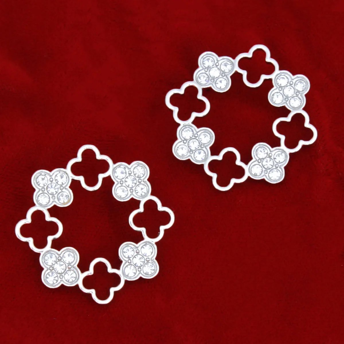 Elegant Silver Tone Clover Wreath Stud Earrings with Clear Rhinestone Detailing - Modern Geometric Statement Piece for Women