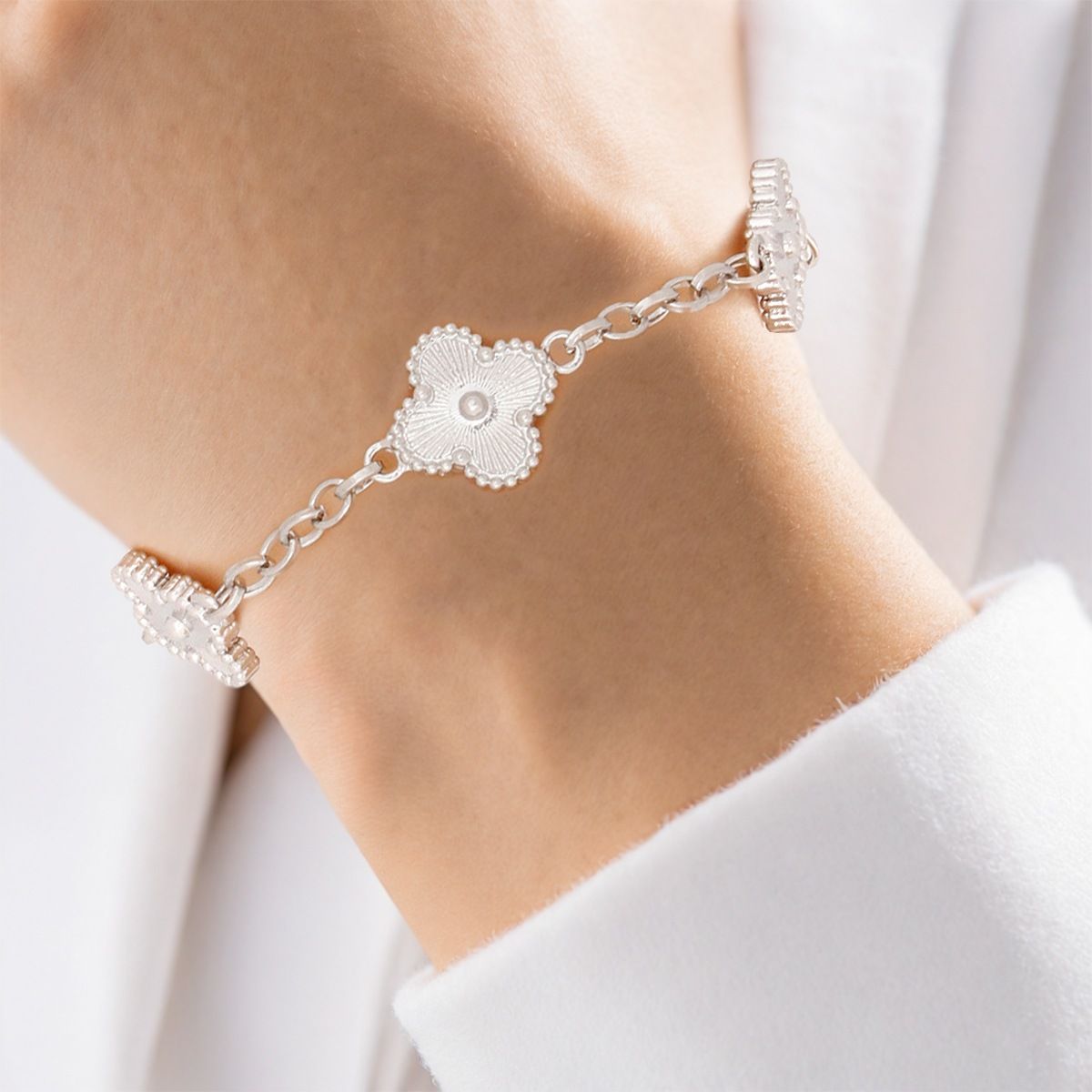 Bracelet Silver Quatrefoil Guilloche 5 Motif Chain Pinktown