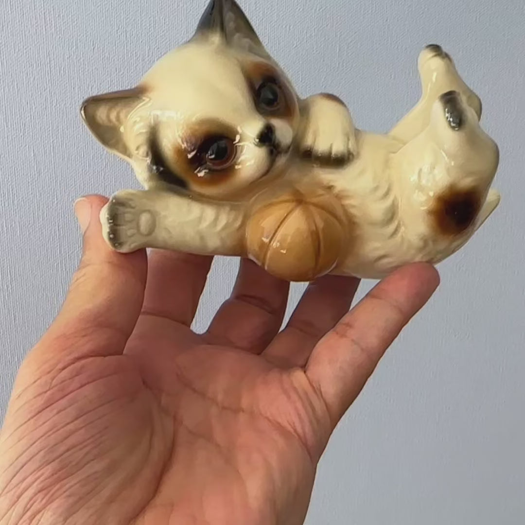 Adorable Vintage Ceramic Cat Figurine