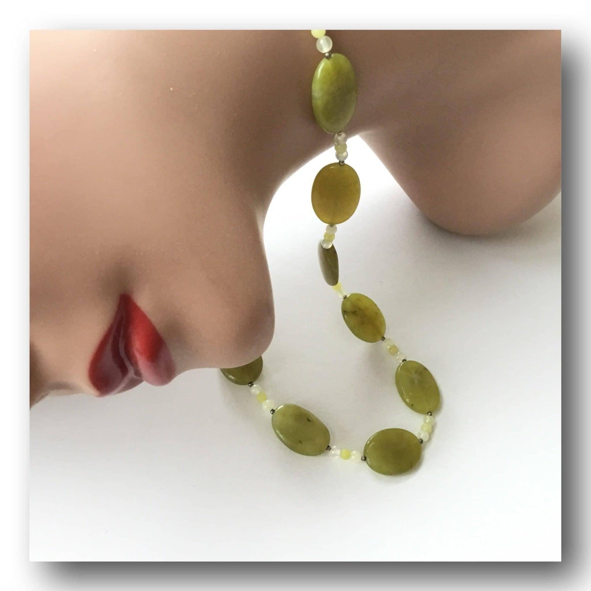 Serpentine jade necklace olive green beads vintage