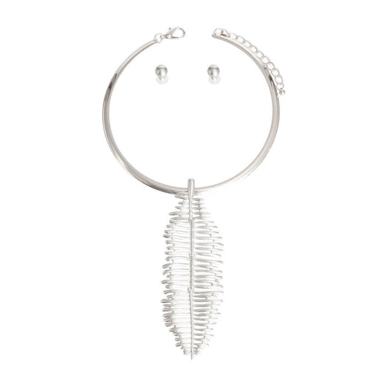 Shop the Hottest Trend: Silver Leaf Pendant Choker Necklace Set Today!