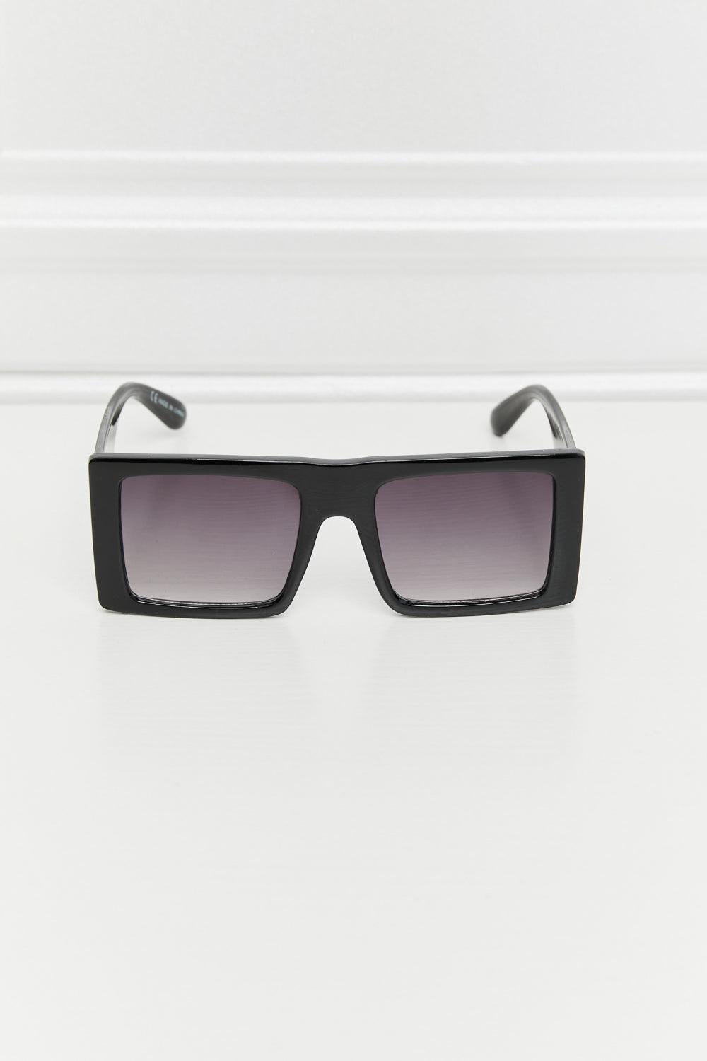 Square Polycarbonate Sunglasses - Perfect Accessory for Women