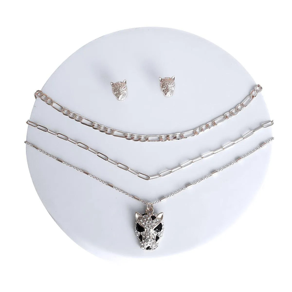 Stunning Silver Tone Leopard Pendant Necklace - Must-Have Accessory!