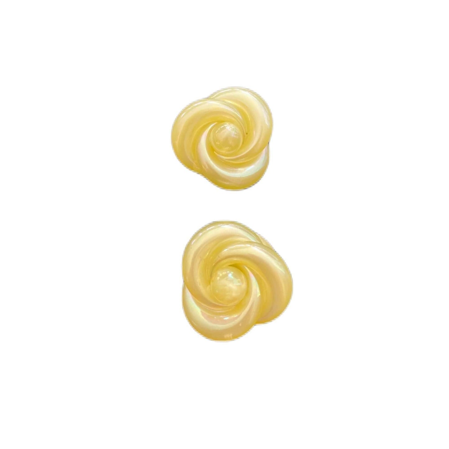 Vintage Pearlized Plastic Flower Clip On Earrings