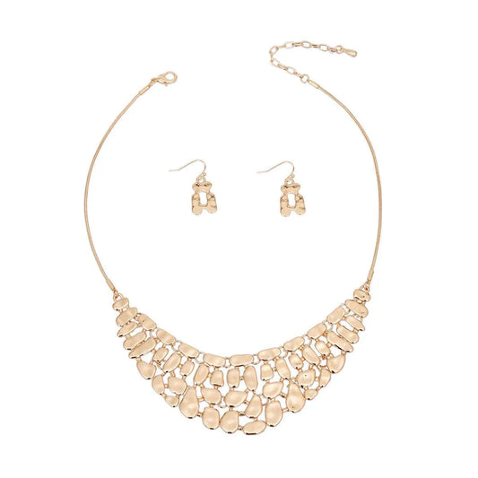 Fashion Jewelry: Gold Pebble Necklace Set to Complete Your Look Jewelry Bubble