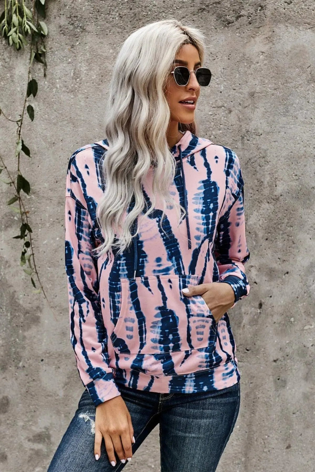 Get Cozy Tie-Dye Print Pullover Hoodie - Perfect for Ladies!