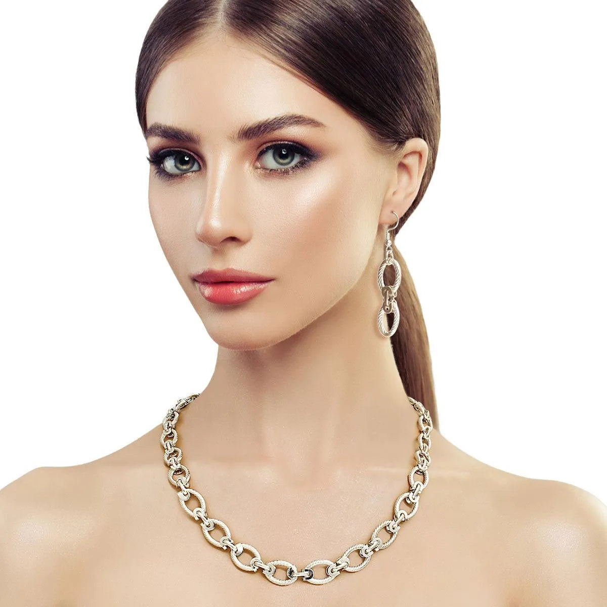 Turn Heads with this Exquisite Silver Tone Oval Chain Necklace and Earrings Jewelry Bubble