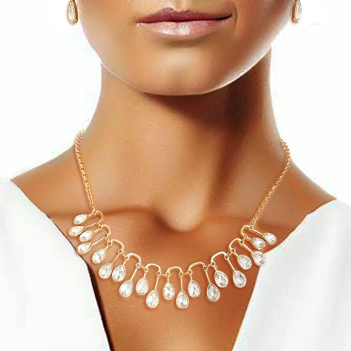 Unleash Elegance: Gold Tone Chain Necklace Set Clear Crystal Details Jewelry Bubble