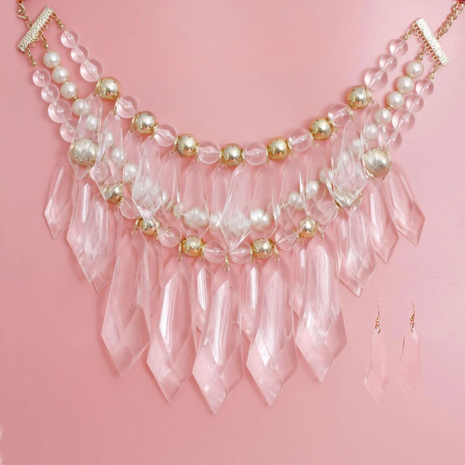 Clear Facet Necklace Set: Make a Statement with Fashion Jewelry