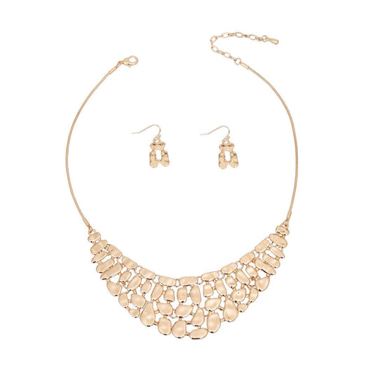 Fashion Jewelry: Gold Pebble Necklace Set to Complete Your Look
