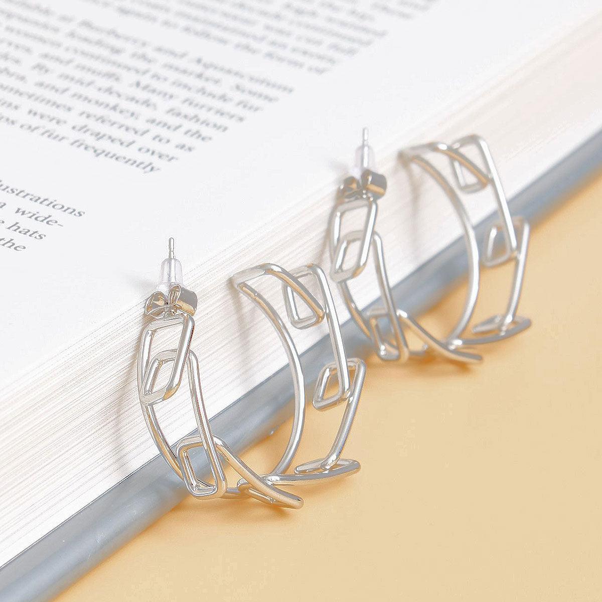 Fashion Jewelry: Upgrade Your Style with Stunning White Gold Geo Wire Hoop Earrings