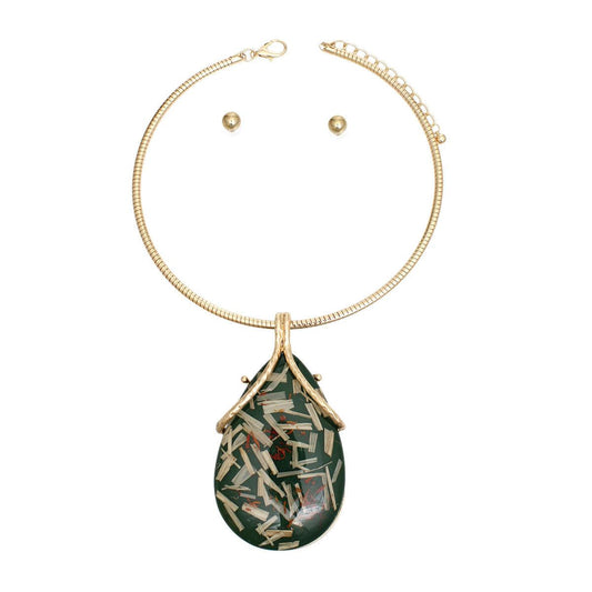 Fashion Necklace Set: Teardrop Green Resin Pendant with Dried Straw and Flower Elements