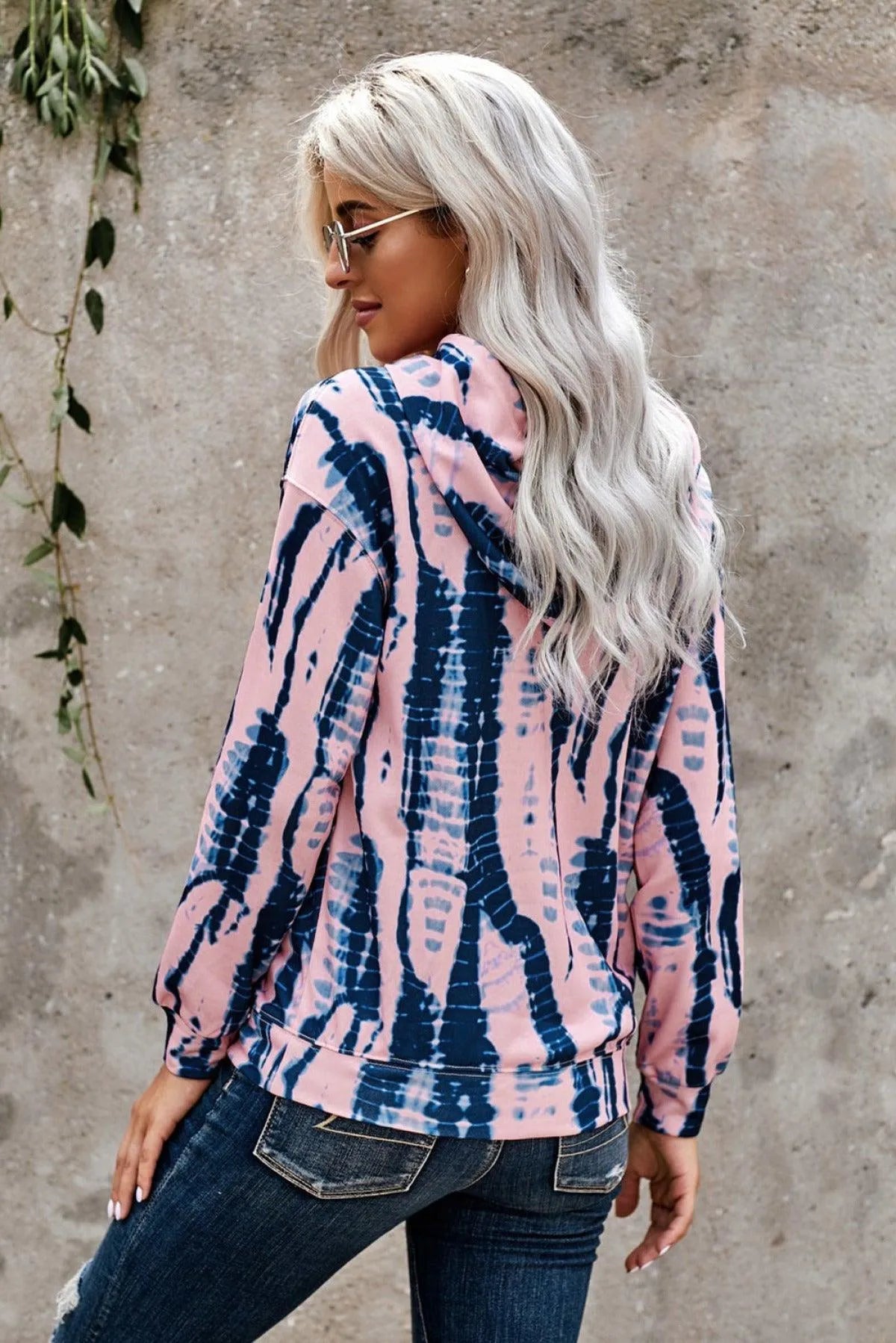 Get Cozy Tie-Dye Print Pullover Hoodie - Perfect for Ladies!