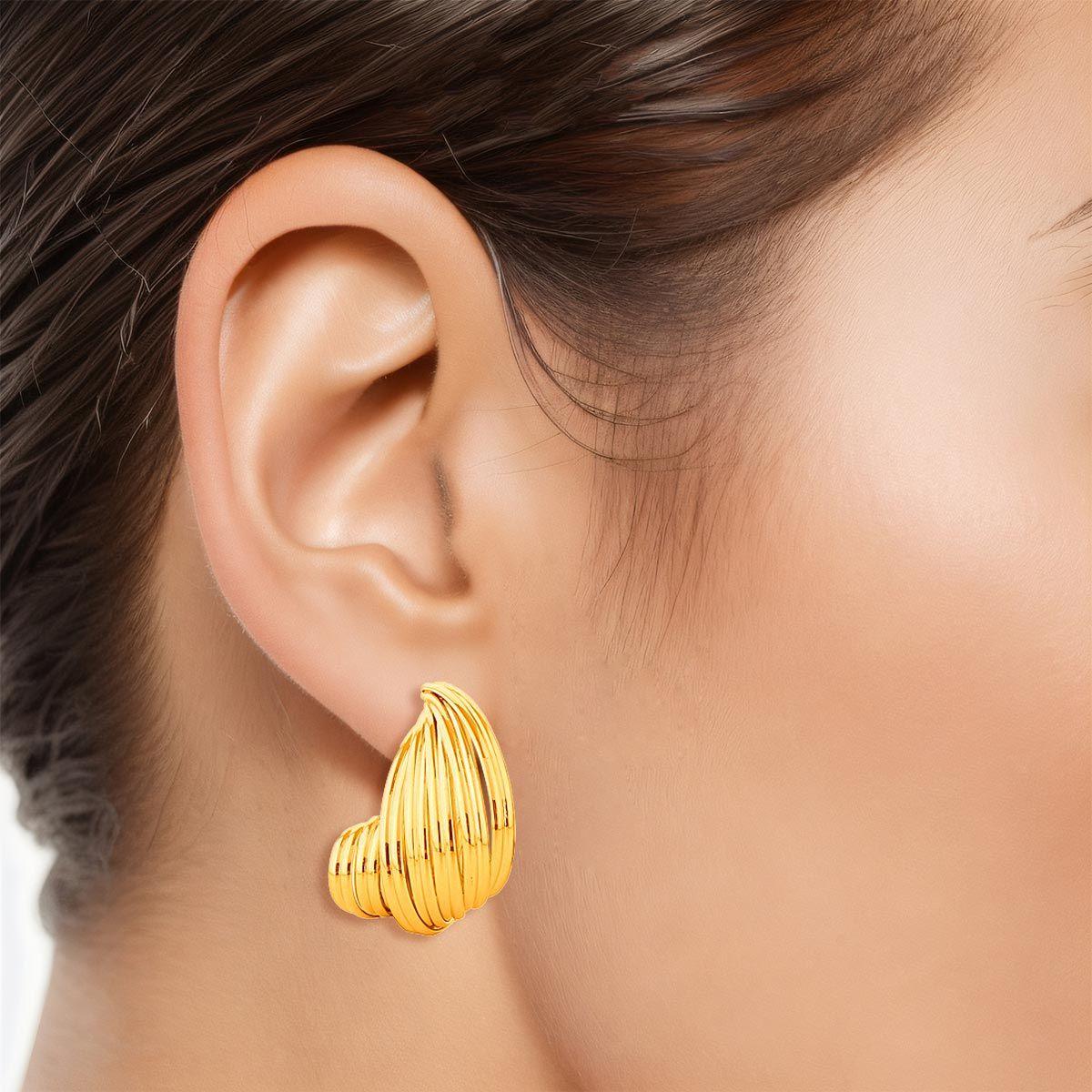 Gleam Gold Spiral Small Earrings for Fashion Jewelry Devotees