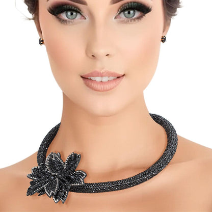Grab the Latest Dazzling Black Flower Necklace Set