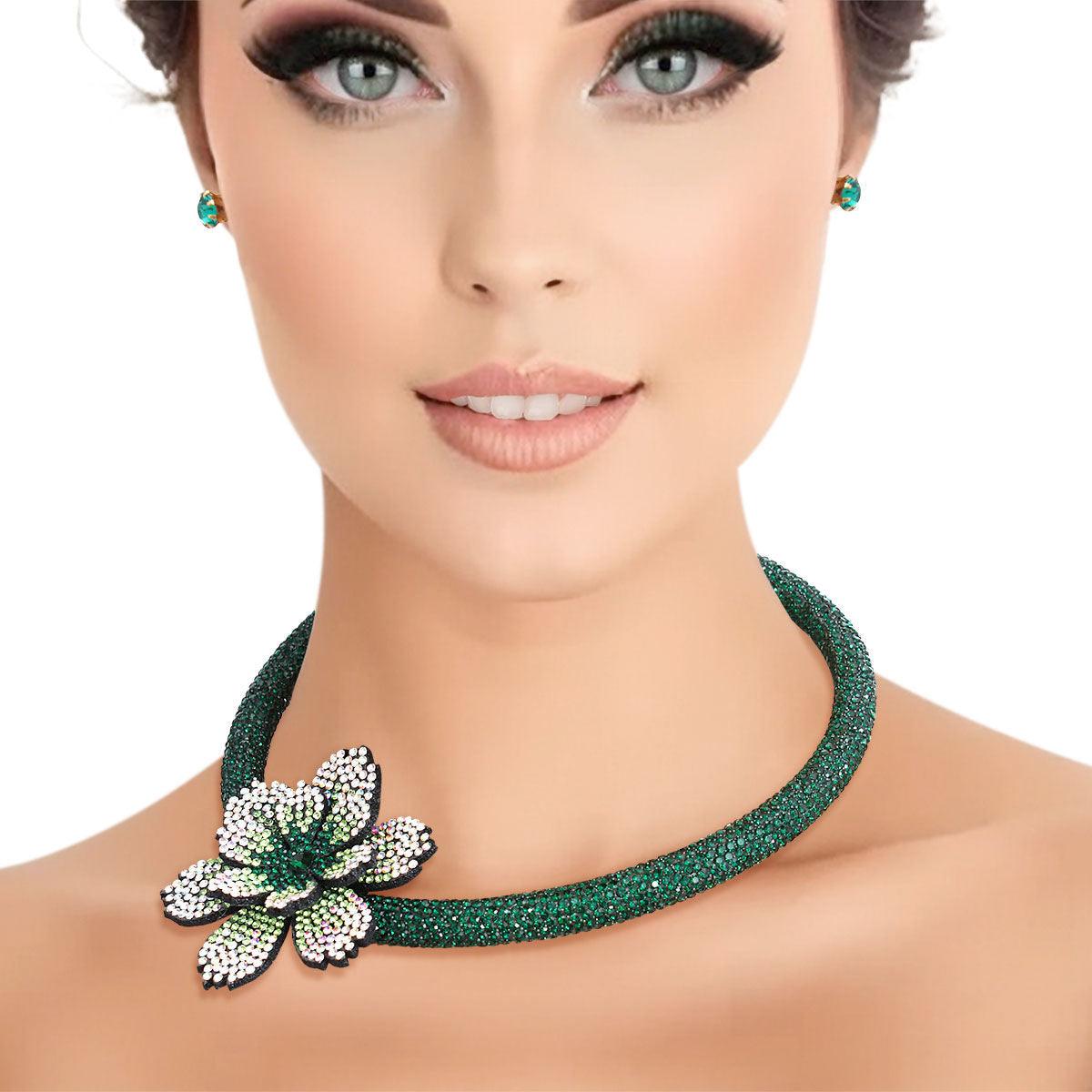 Green Flower Necklace Set: Spring's Must-Have Accessory