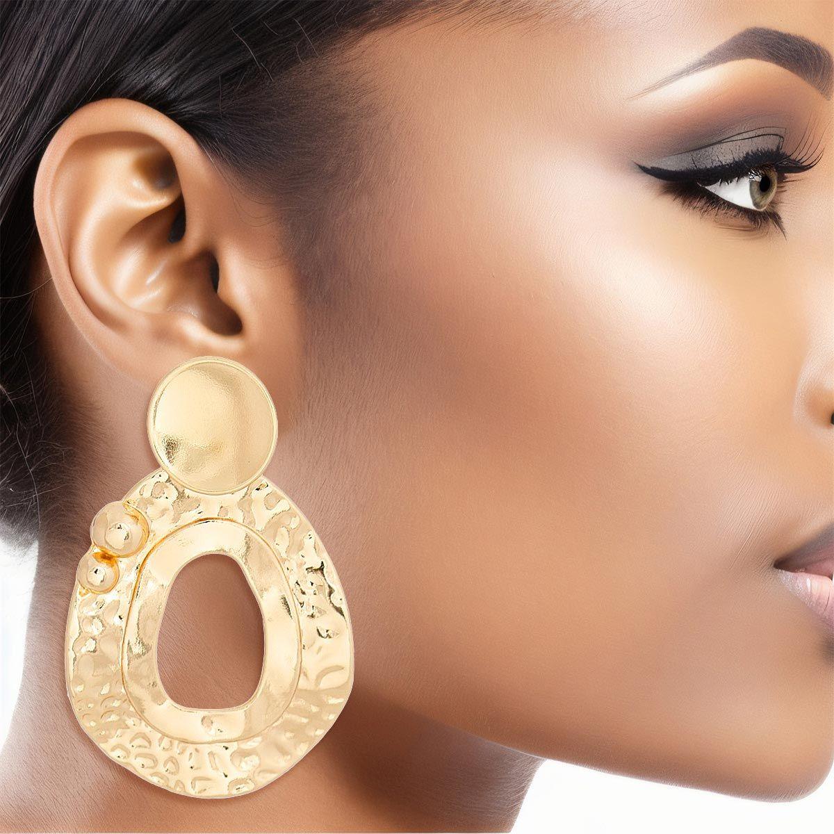 Large, Eye-catching Gold Tone Dangle Drop Earrings
