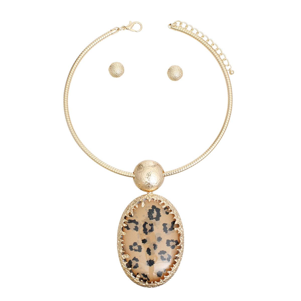 Leopard Print Pendant Gold Necklace Set: Bold & Stylish Statement Fashion Jewelry