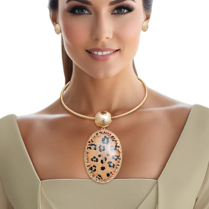Leopard Print Pendant Gold Necklace Set: Bold & Stylish Statement Fashion Jewelry