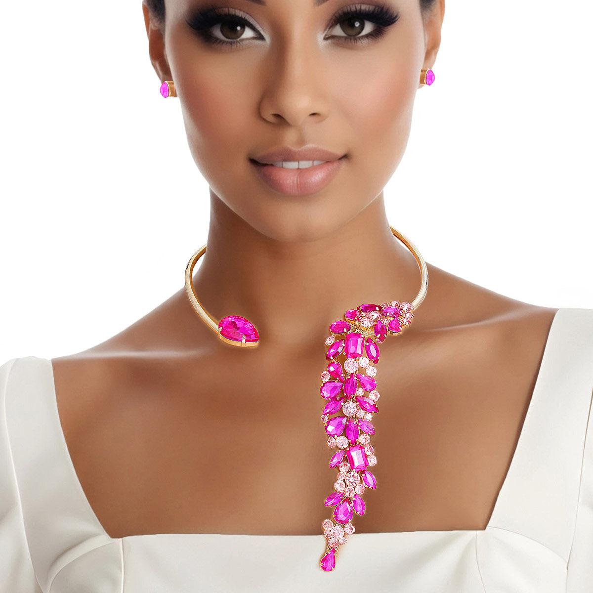 Shine Bright: Pink Rhinestone Leaf Choker Necklace Set - Must-Have Accessory!