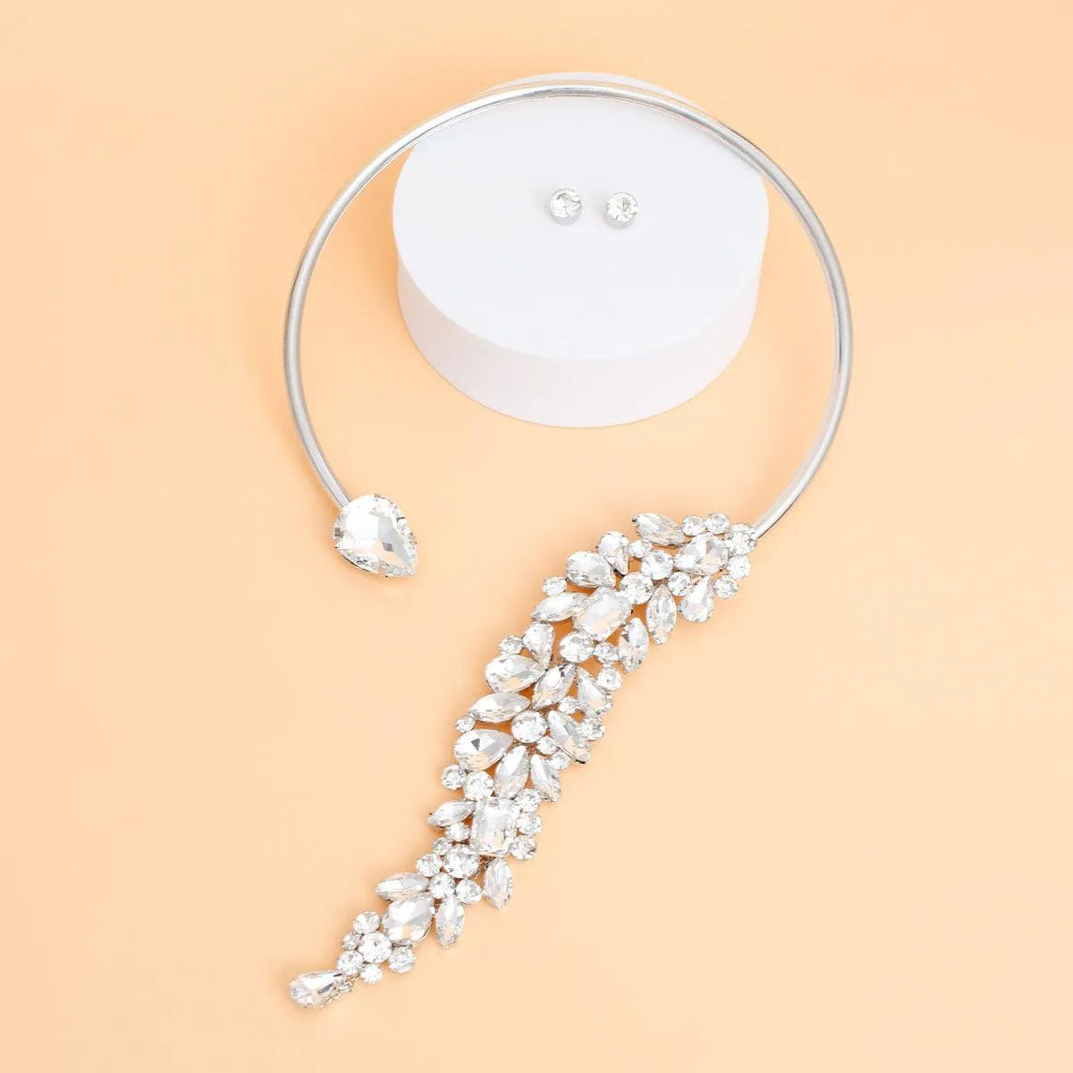 Shine Bright: Silver Clear Rhinestone Leaf Choker Necklace Set - Must-Have Accessory!